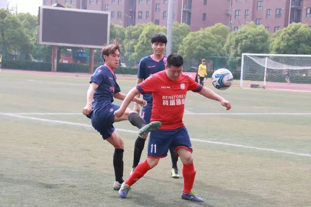黄金热销！深圳停车场排长龙，工厂加班迎接国庆购物潮